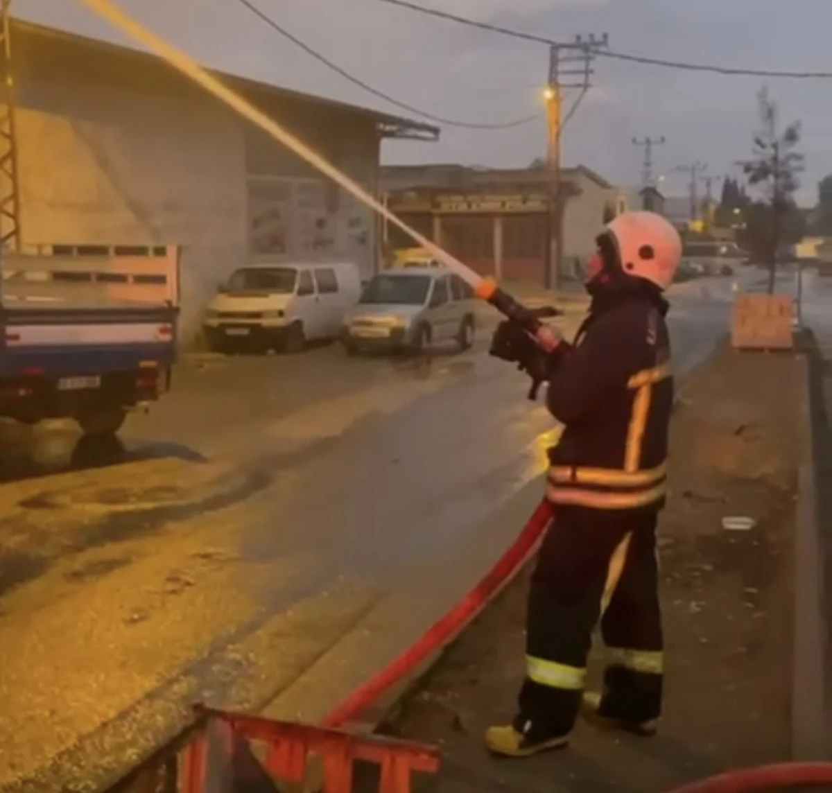 Kahramanmaraş’ta Sanayi Sitesinde Yangın: Metal İş Yerinde Korku Dolu Anlar
