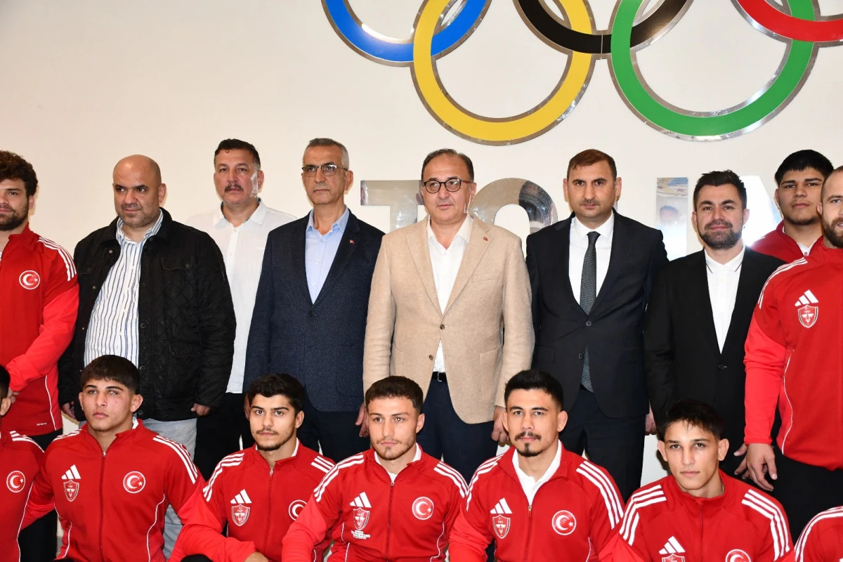 Kahramanmaraş’ta Tarihi Heyecan: 1. Karakucak Güreşi Dünya Şampiyonası Öncesi Milli Takıma Moral Ziyareti