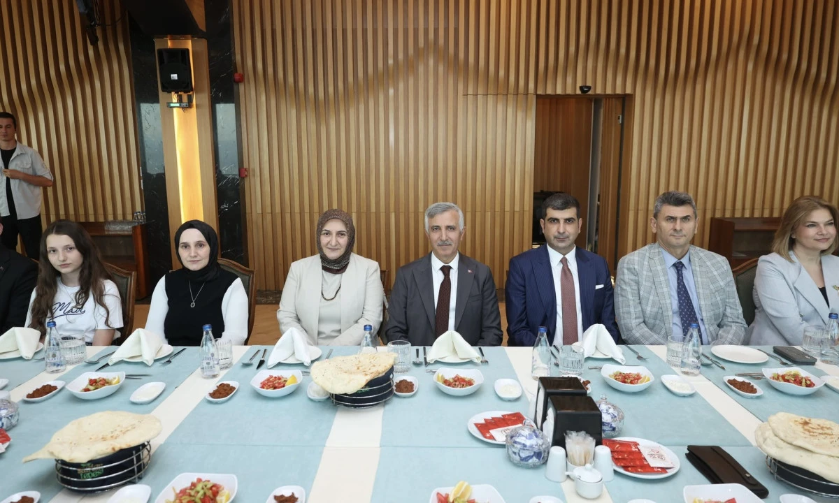 Kahramanmaraş&rsquo;ta Veda ve Teşekk&uuml;r G&uuml;n&uuml;: G&ouml;rev Yeri Değişen M&uuml;lki İdare Amirleri Onurlandırıldı