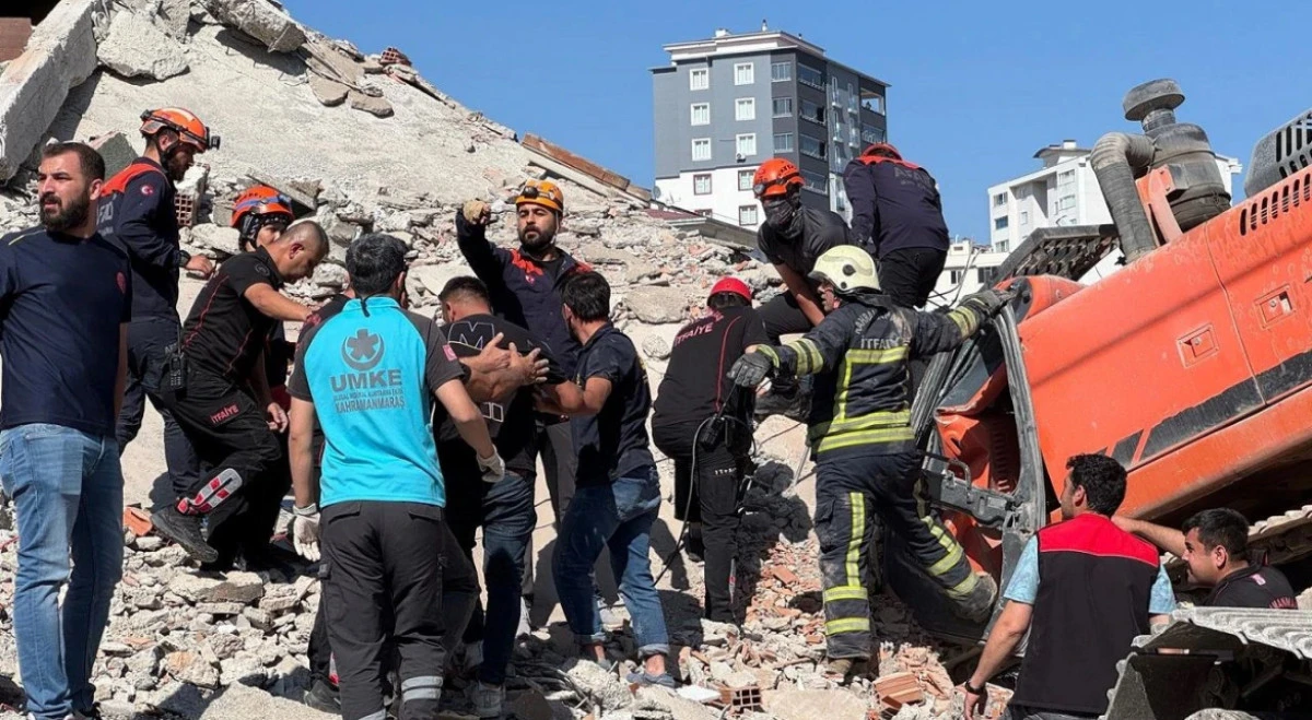 Kahramanmaraş’ta yıkımda can pazarı: Genç operatör enkaz altında hayatını kaybetti