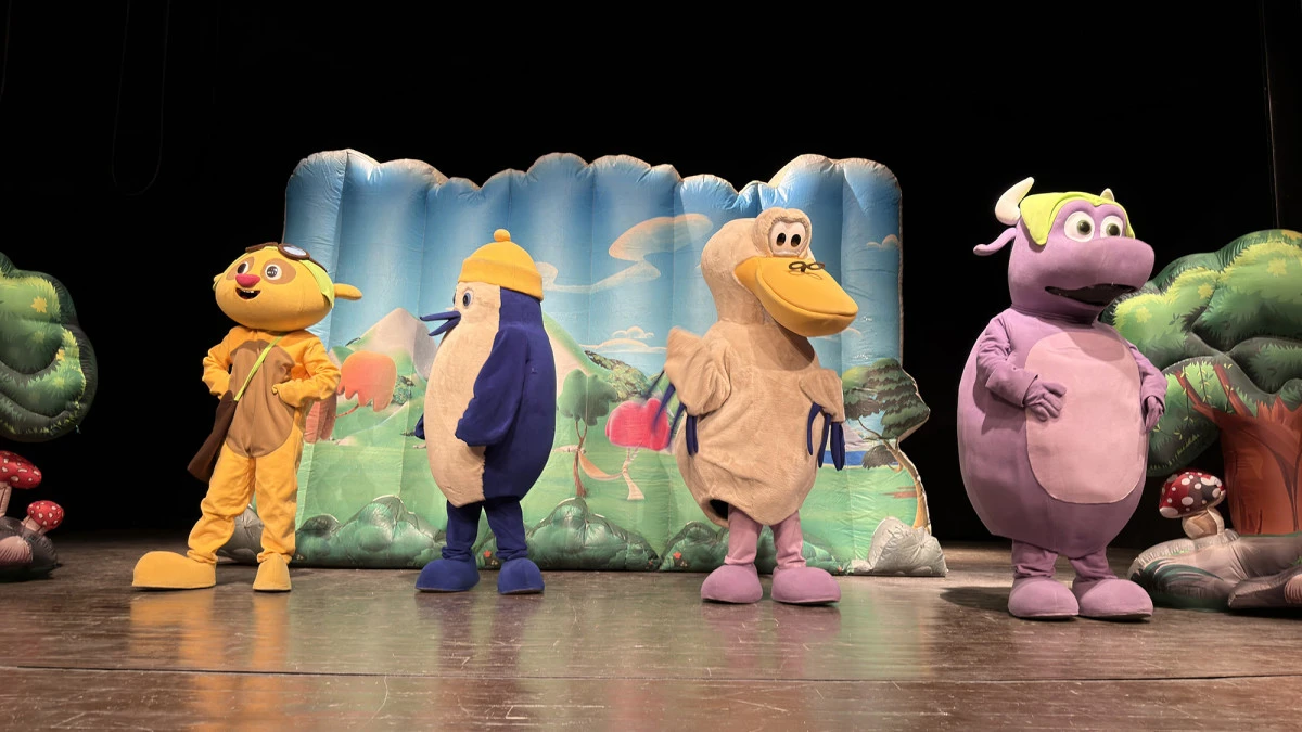 Kaptan Pengu ve Arkadaşları Minikler İ&ccedil;in Sahnedeydi