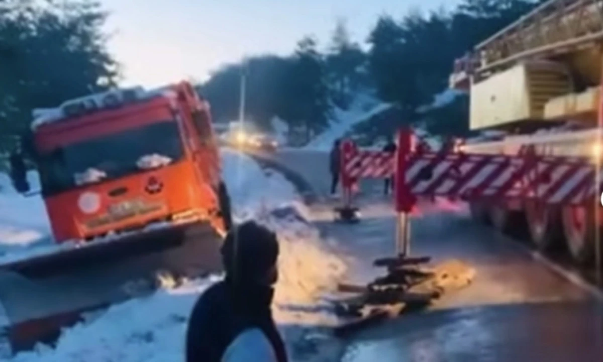 Kar Ve Buzlanma Kazaları Beraberinde Getirdi: Onikişubat Ve Andırın Yolunda İki Ayrı Olay