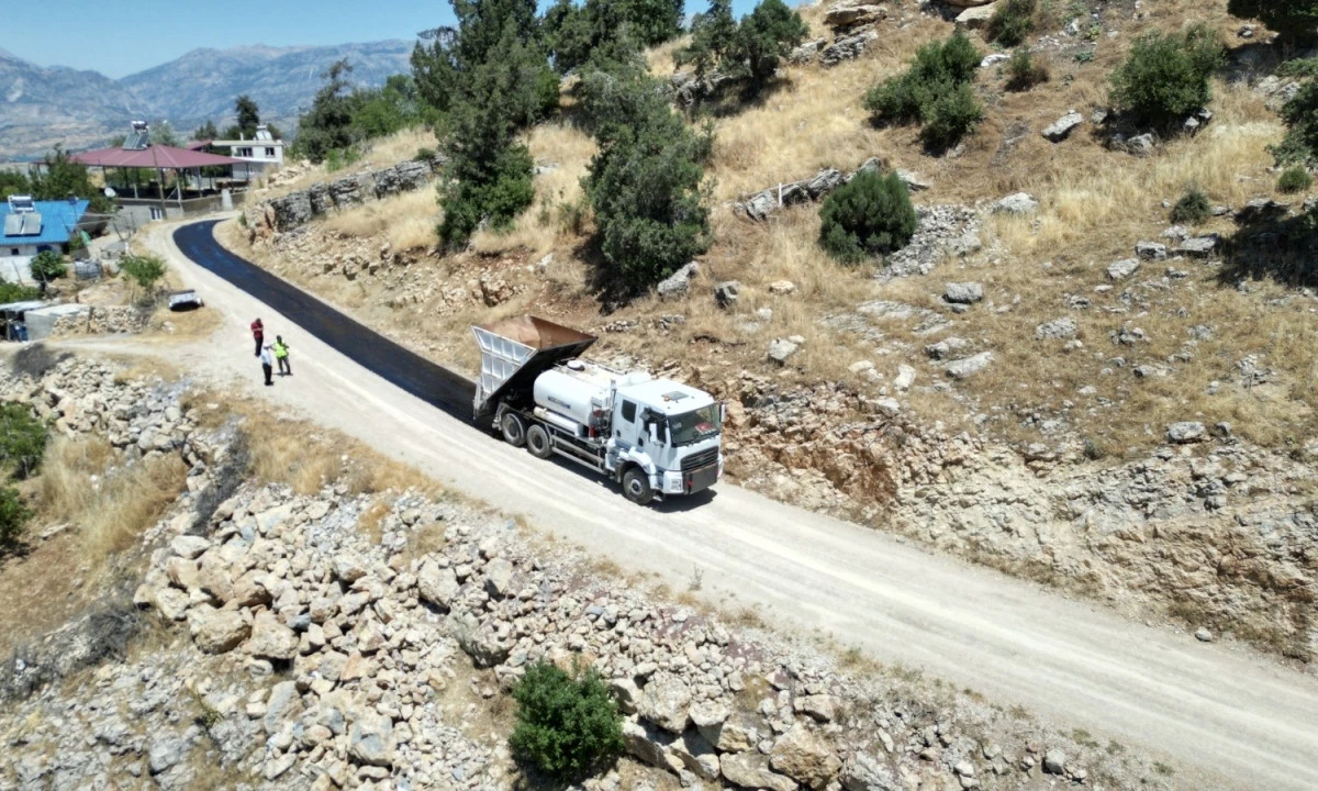 Karag&ouml;l-&Ccedil;obanlı Bağlantı Yolunda Sath&icirc; Kaplama &Ccedil;alışmaları Başladı