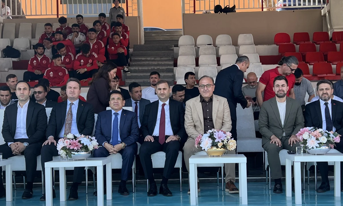 Karakucak Güreşi Dünya Sahnesinde: Kahramanmaraş Tarihi Şampiyonaya Ev Sahipliği Yapıyor