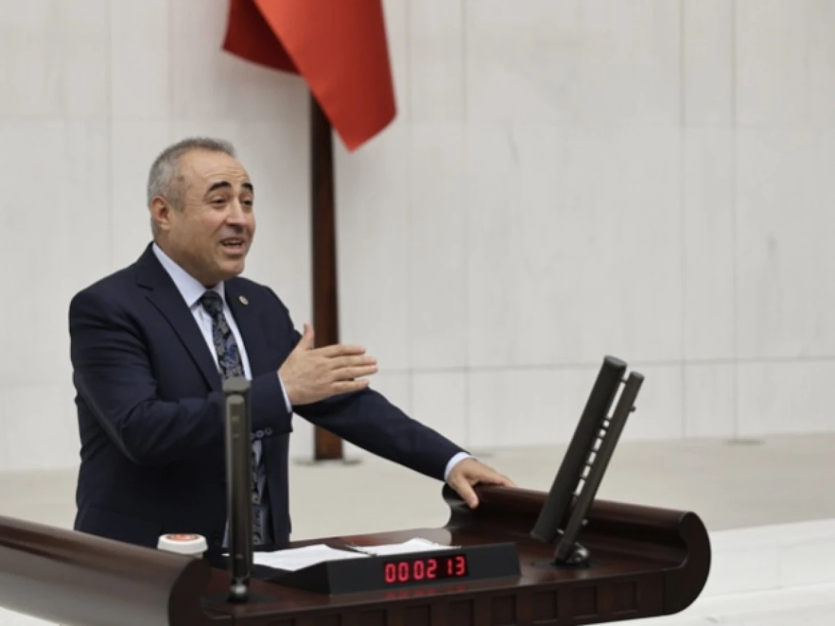 Karatutlu’dan Sert Çıkış: “33 Ay Geçti, Hâlâ Çadırda Yaşıyorlar”