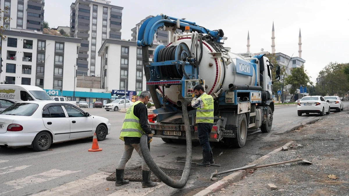 KASKİ&rsquo;den sağanak yağışlar &ouml;ncesi sahada yoğun mesai