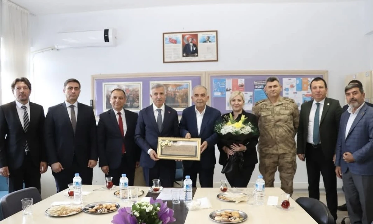 Kavlaklı Mesleki Eğitim Merkezi’nde Anlamlı Ziyaret: Vali Ünlüer’den Eğitime Destek