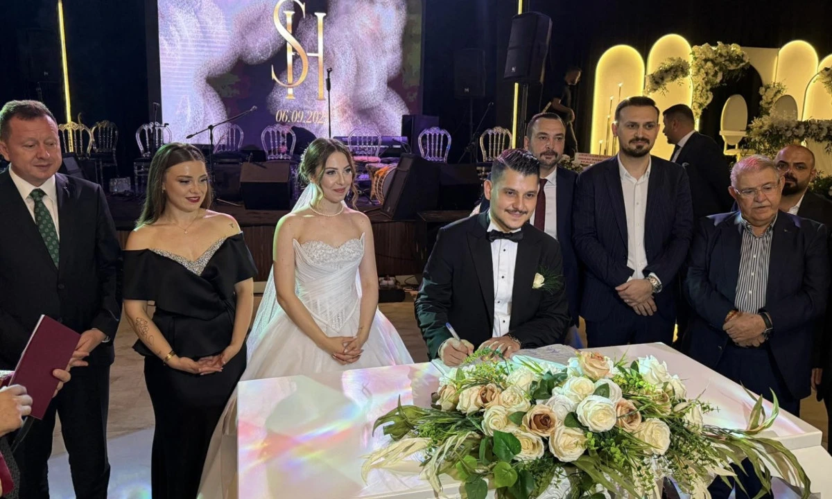 Kır Ailesinin Mutlu Günü: Halil İbrahim ile Sinem Dünyaevine Girdi