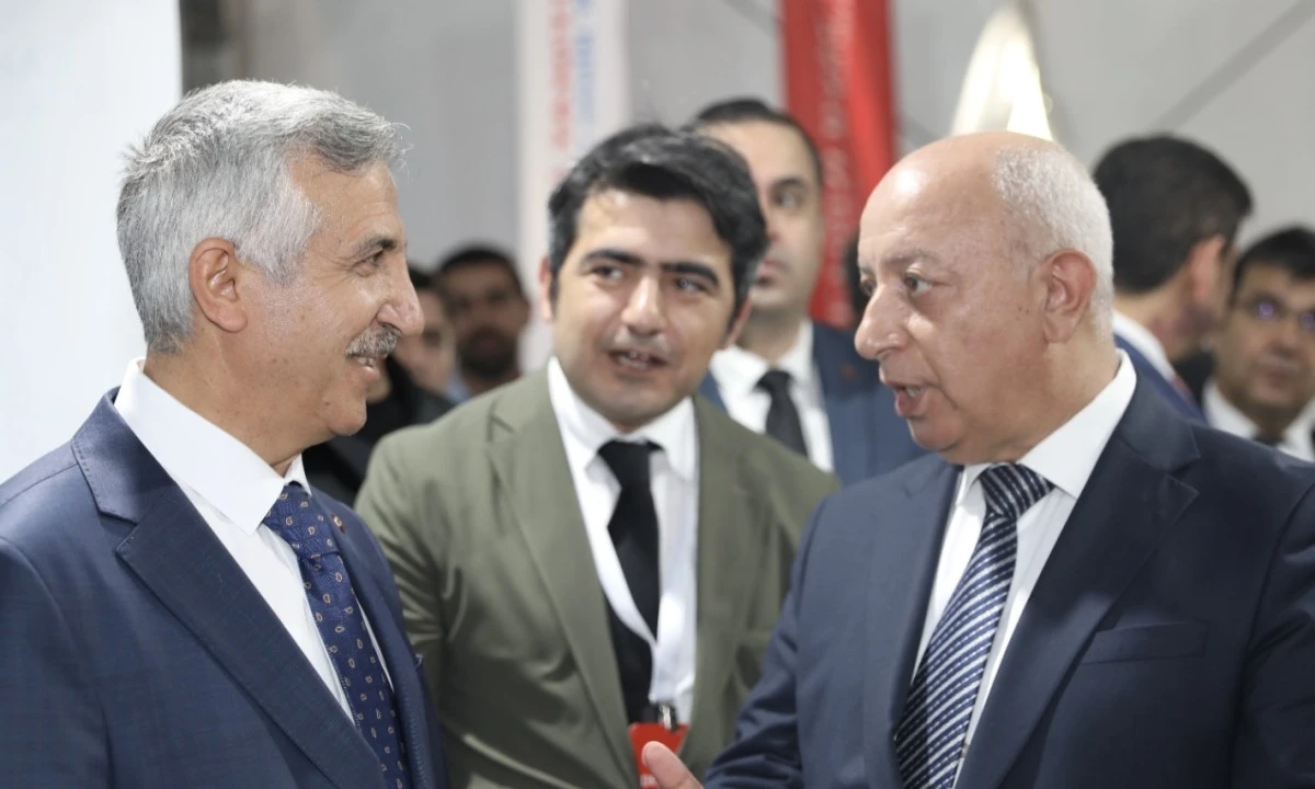 KİÜ, Gençlere Yol Gösteren Devlet Teşvikleri Fuarında Sahneye Çıktı  Dilerseniz daha akademik ya da kurums