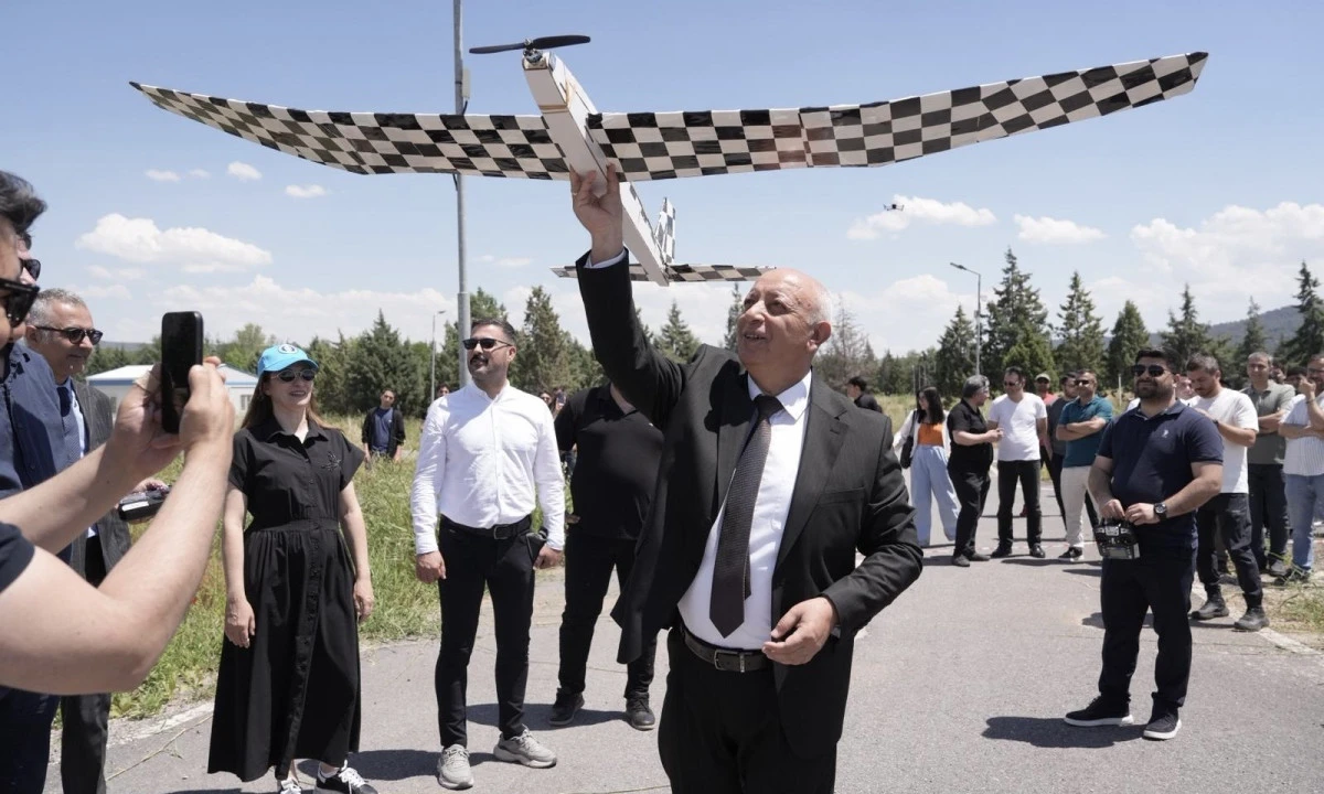 Kİ&Uuml; İ&ccedil;in Gurur G&uuml;n&uuml;: &Ouml;ğrencilerimizin Tasarladığı İHA Prototipleri G&ouml;ky&uuml;z&uuml;yle Buluştu