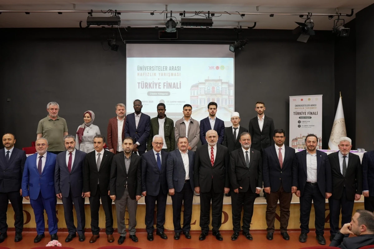 KS&Uuml; İlahiyat Fak&uuml;ltesi &Ouml;ğrencilerinden B&uuml;y&uuml;k Başarı