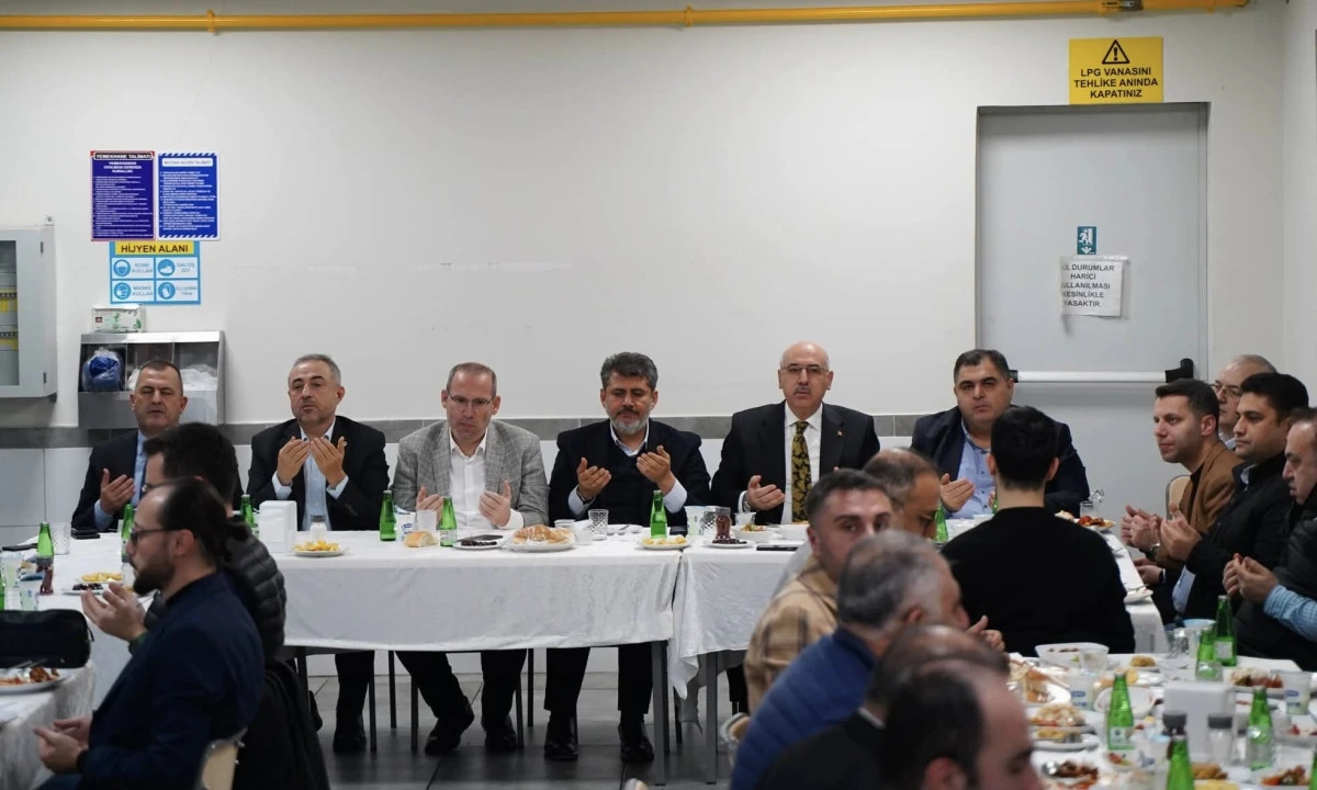 KS&Uuml; Rekt&ouml;r&uuml; Prof. Dr. Mahmut Ak, T&uuml;rkoğlu OSB İftar Programına Katıldı