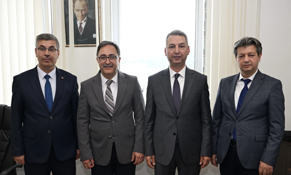 KS&Uuml; Sağlık Bilimleri Fak&uuml;ltesi Dekanlığına Prof. Dr. Ejder Berk Atandı