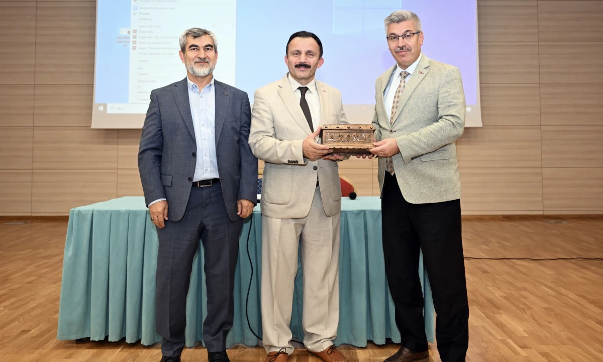 KS&Uuml;&rsquo;de Din İstismarının Sosyo-Politik Boyutları Ele Alındı