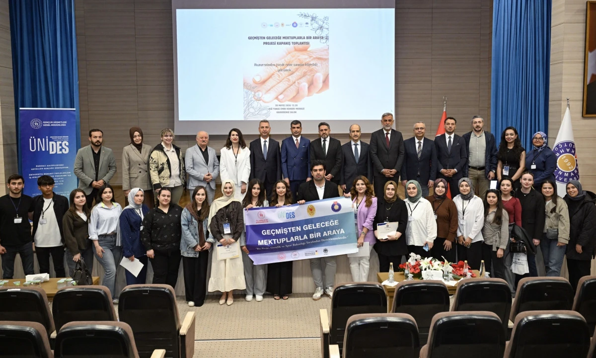KS&Uuml;&rsquo;de &ldquo;Ge&ccedil;mişten Geleceğe Mektuplarla Bir Araya&rdquo; Projesinin Kapanış Programı Ger&ccedil;ekleştirildi