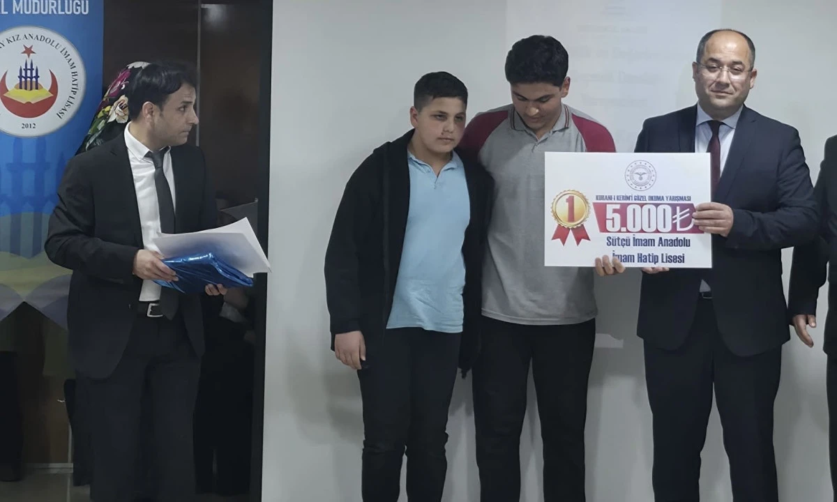 Kur&rsquo;&acirc;n-ı Ker&icirc;m&rsquo;i g&uuml;zel okuma yarışması b&uuml;y&uuml;k heyecana sahne oldu