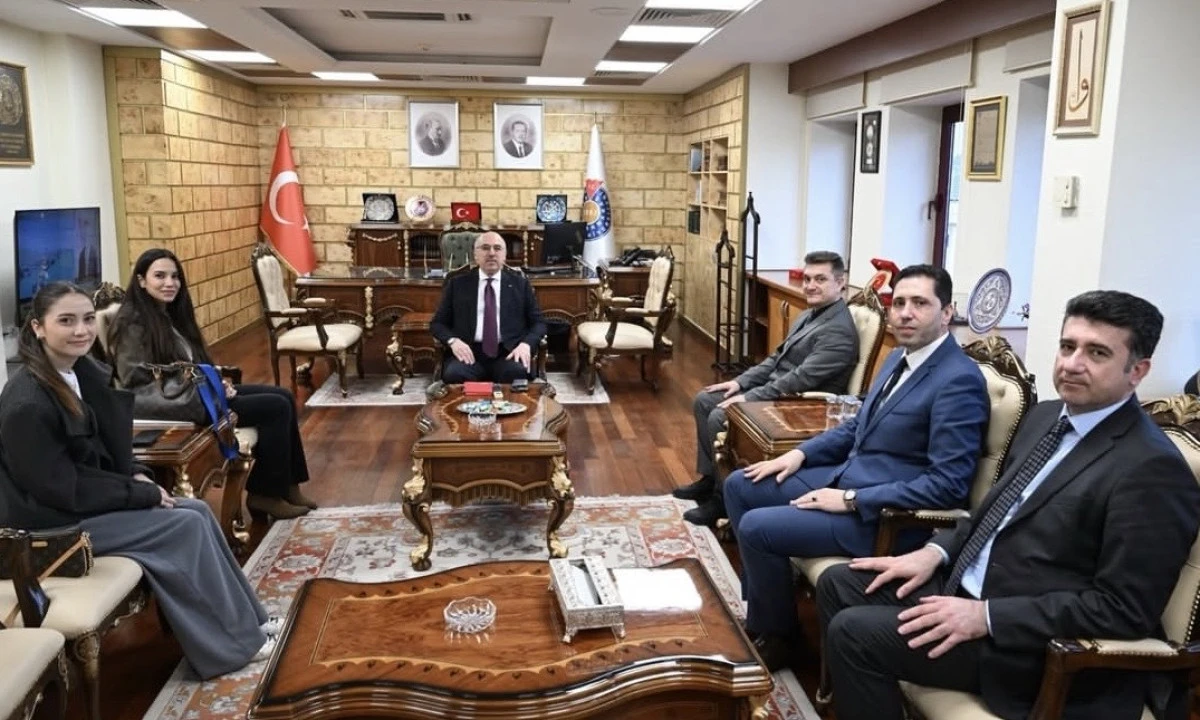 Megapoint Hastanesi Y&ouml;neticilerinden KS&Uuml; Rekt&ouml;r&uuml; Prof. Dr. Mahmut Ak&rsquo;a Ziyaret