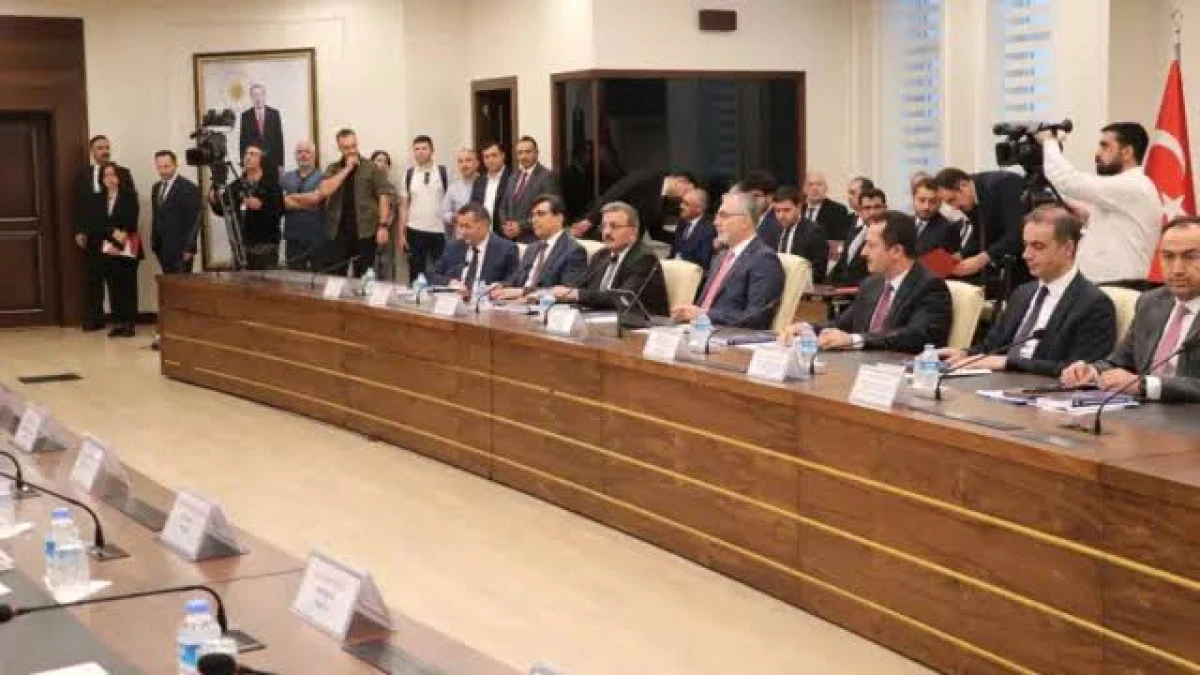 Memur ve memur emeklisine Yeni zam teklifi belli oldu
