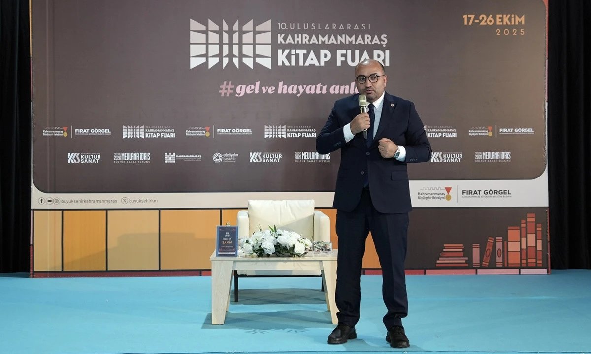Milletvekili Mehmet Şahin, Kitap Fuarı’nda “Türk Dış Politikası ve Ortadoğu” Konusunu Değerlendirdi