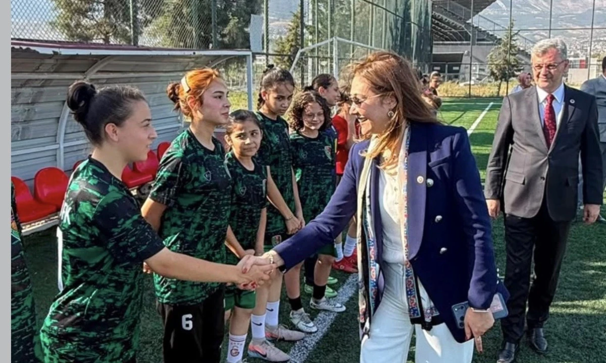 Milletvekili Zuhal Karako&ccedil;&rsquo;tan Kadın Futbolculara Tam Destek