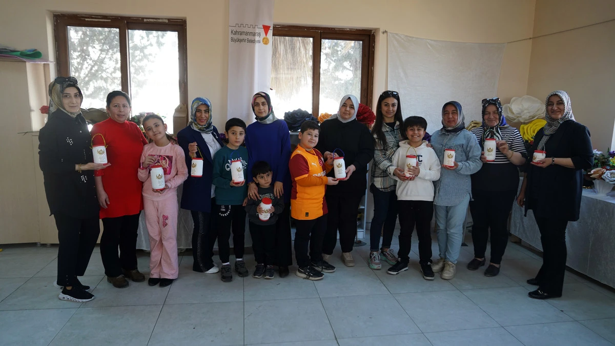 Minik eller ramazan kandili tasarladı