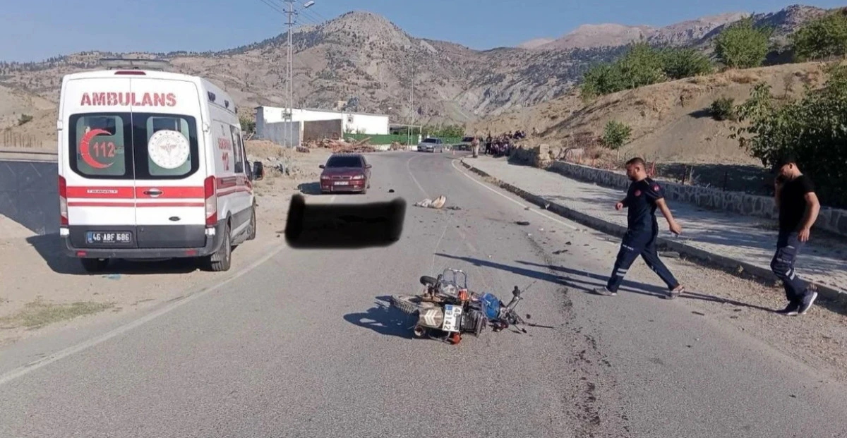 motosiklet ile pikap çarpıştı: 48 yaşındaki sürücü hayatını kaybetti
