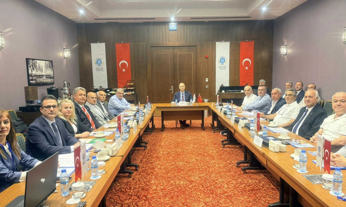Mustafa Narlı, Akdeniz &Uuml;PAK Genel Kurulu&rsquo;na Katıldı