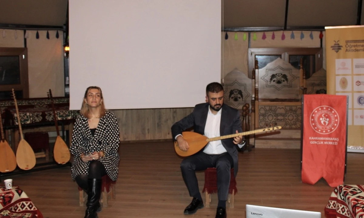 M&uuml;zik Akademisi&rsquo;nde Bağlamanın Derin Sesine Yolculuk