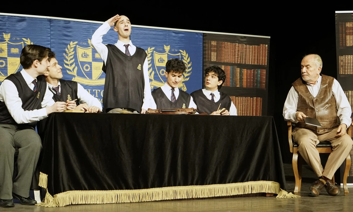 “Ölü Ozanlar Derneği” Sanatseverler Tarafından Büyük İlgi Gördü