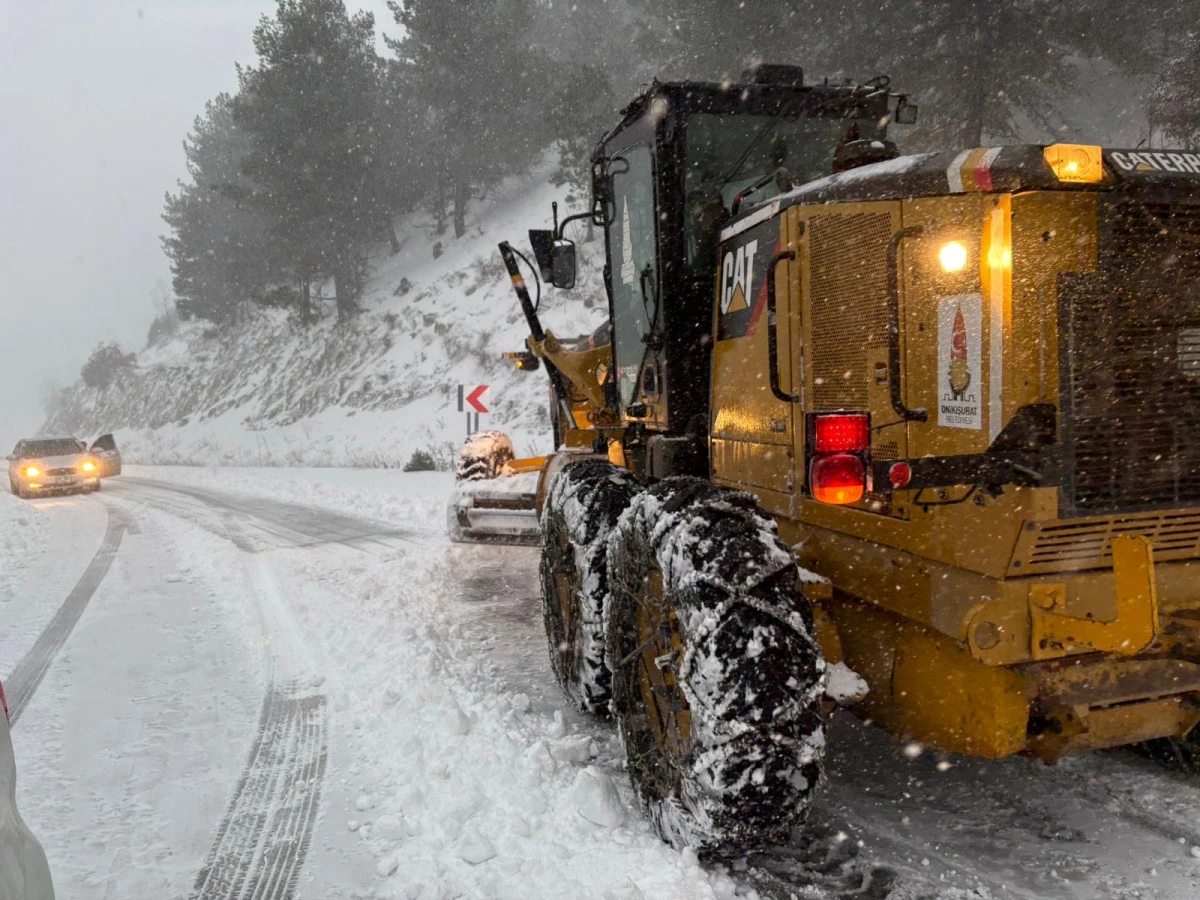 ONİKİŞUBAT BELEDİYESİ KARLA M&Uuml;CADELEDE TEYAKKUZDA