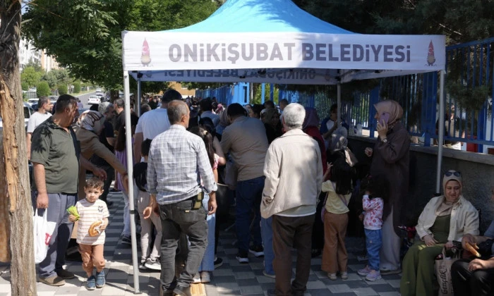Onikişubat Belediyesi, LGS&rsquo;ye giren &ouml;ğrencilerin ve ailelerinin sınav heyecanına ortak oldu