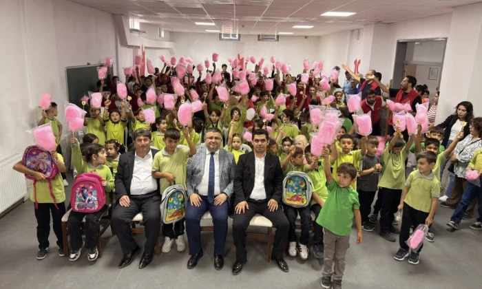 Onikişubat Belediyesi&rsquo;nden kırsal mahallelerdeki 8 bin &ouml;ğrenciye kırtasiye seti desteği