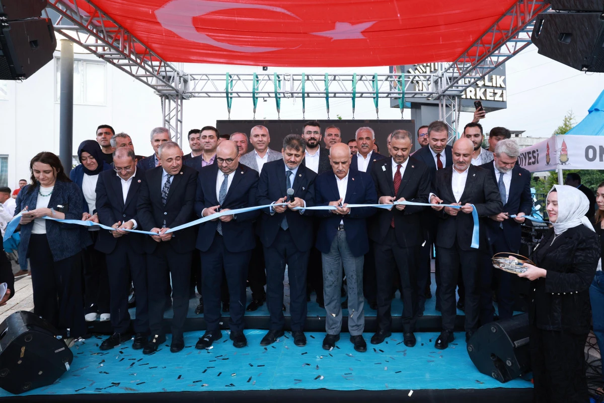 Onikişubat Belediyesi&rsquo;nin Kale Gen&ccedil;lik Merkezi yoğun katılımla hizmete a&ccedil;ıldı