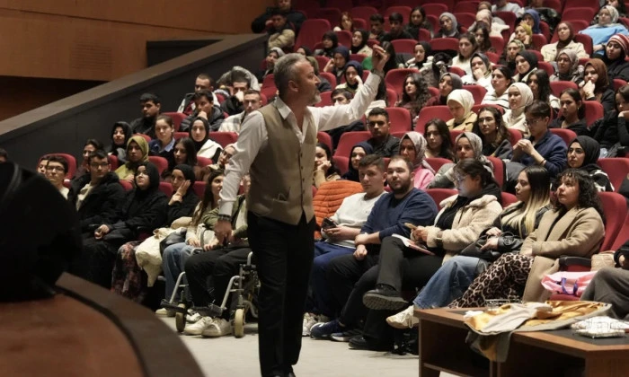 Onikişubat Belediyesi&rsquo;nin YKS ve KPSS Kazandıran Taktikler Kampı yoğun ilgi g&ouml;rd&uuml;