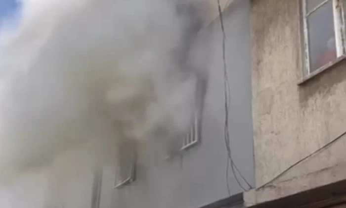 Onikişubat&rsquo;ta Ev Yangını: 1 Kişi Yaralandı