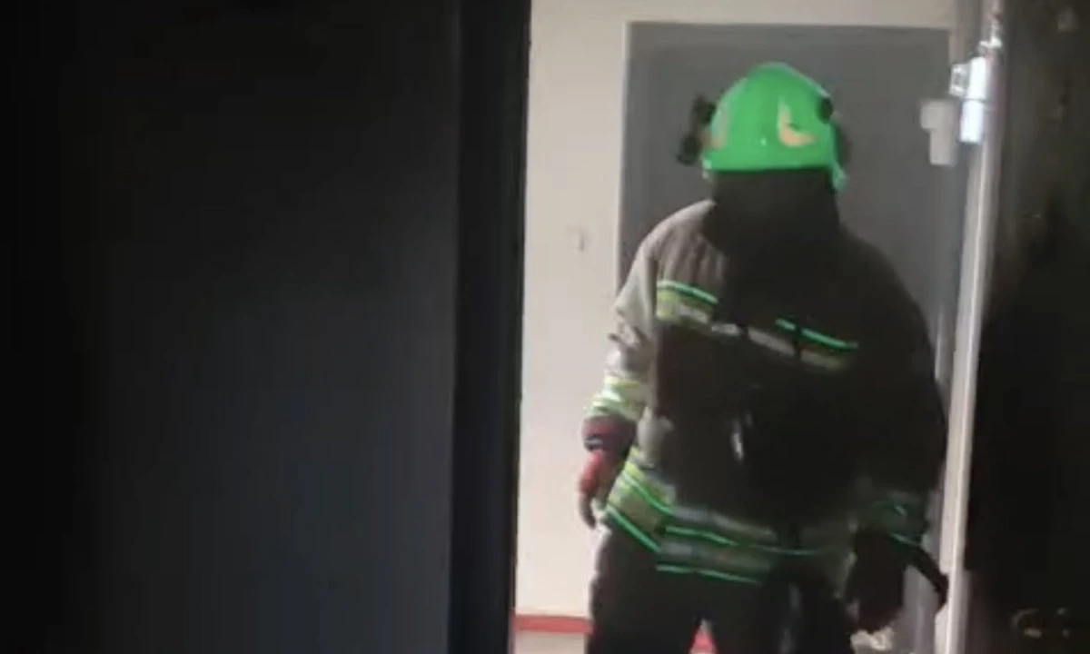 Onikişubat&rsquo;ta ev yangını korkuttu, facianın eşiğinden d&ouml;n&uuml;ld&uuml;