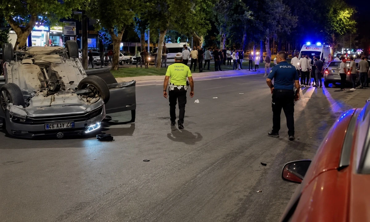 Onikişubat&rsquo;ta Feci Kaza: Ara&ccedil;lardan Biri Ters D&ouml;nd&uuml;