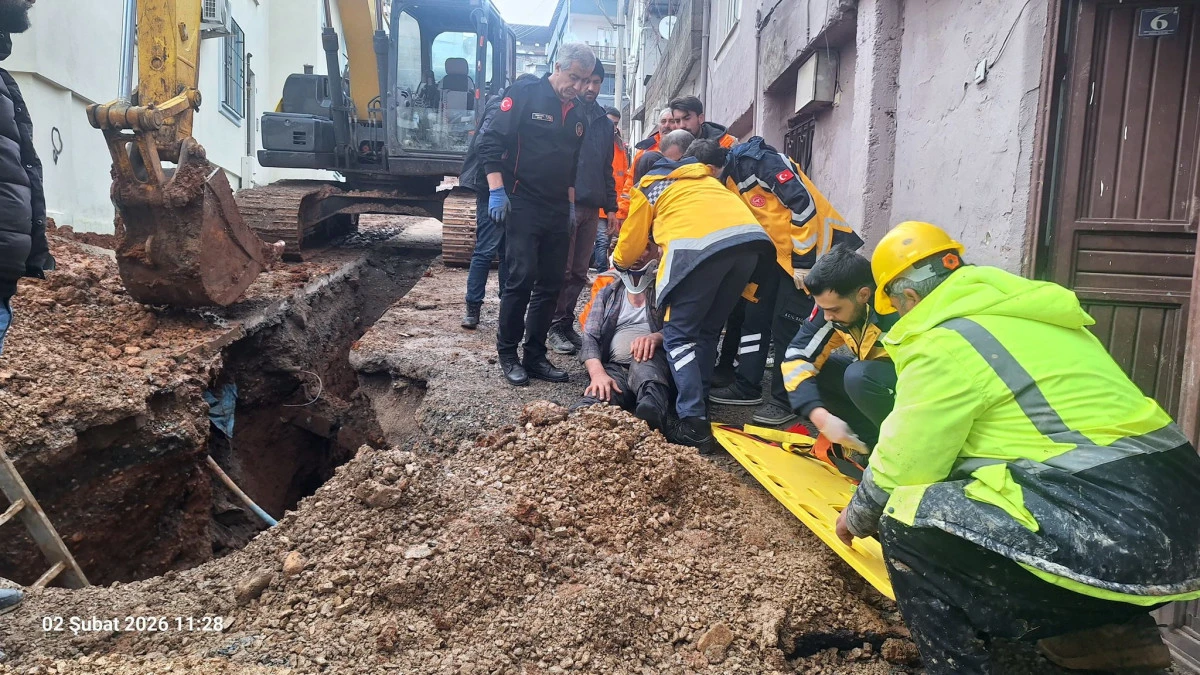 Onikişubat&rsquo;ta G&ouml;&ccedil;&uuml;k Paniği: Altyapı &Ccedil;alışanı Enkaz Altından Kurtarıldı