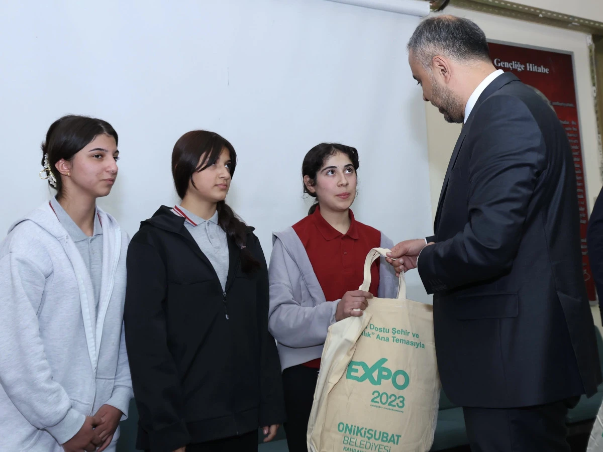 Onikişubat’ta ‘Gönülleri Giydiriyoruz’ Projesi tüm hızıyla devam ediyor