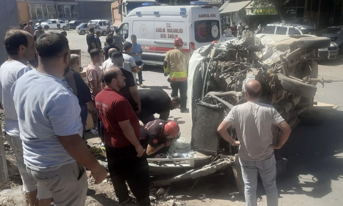 Onikişubat’ta iki ayrı trafik kazası: 1’i ağır 2 yaralı