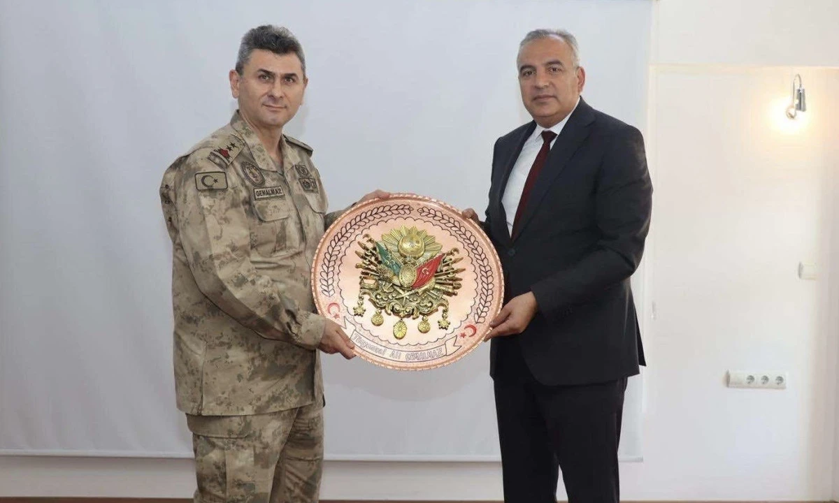 Onikişubat&rsquo;ta muhtarlara g&uuml;venlik bilgilendirmesi yapıldı