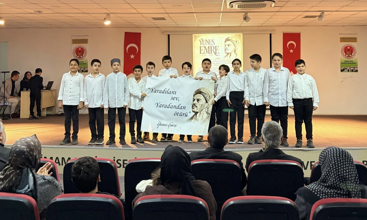 Ortaokul &ouml;ğrencilerinden Yunus Emre&rsquo;yi anma programı