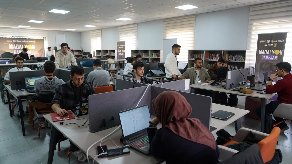 Oyun Geliştiren Gençler Pusula Maraş’ta Buluştu: “Madalyon Game Jam” Başladı