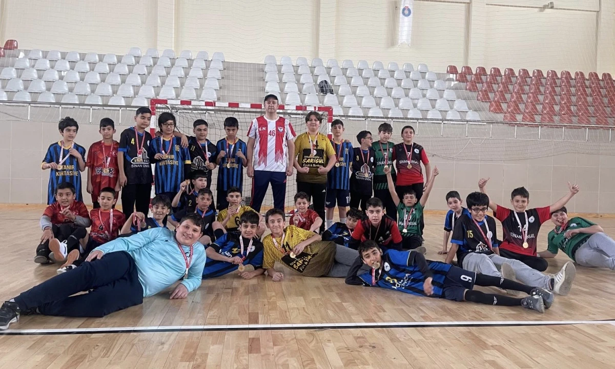 Oyuncular değişti gelenek değişmedi