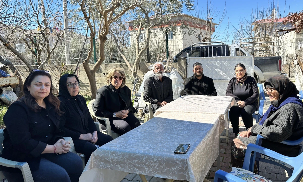 Pazarcık&rsquo;ta &Ouml;ld&uuml;r&uuml;len Alev Ko&ccedil; İ&ccedil;in Dayanışma: Kadın Platformu Aileyi Ziyaret Etti