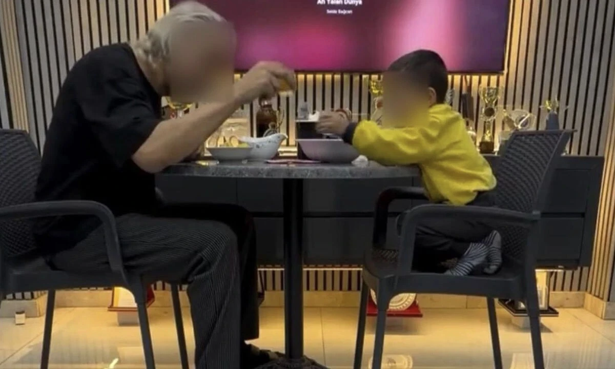 Pes Dedirtti: 3 Yaşındaki &Ccedil;ocuğunu Alkol Masasına Oturttu, Baba G&ouml;zaltına Alındı