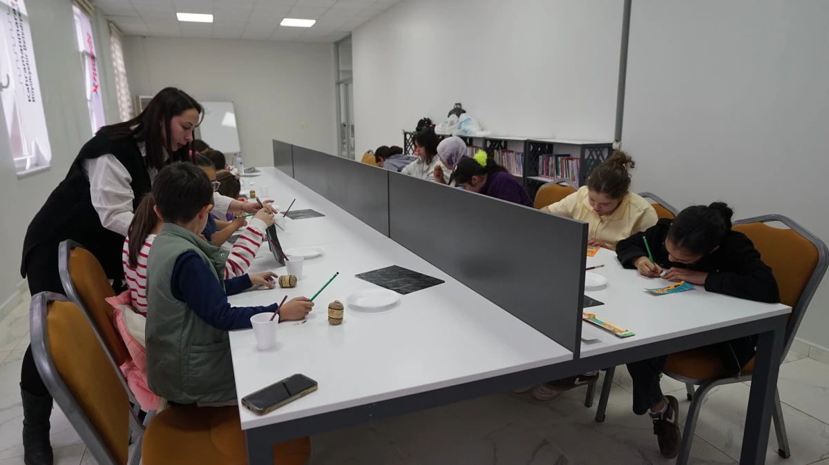 Pusula Maraş&rsquo;tan &ccedil;ocuklara y&ouml;nelik renkli at&ouml;lye 