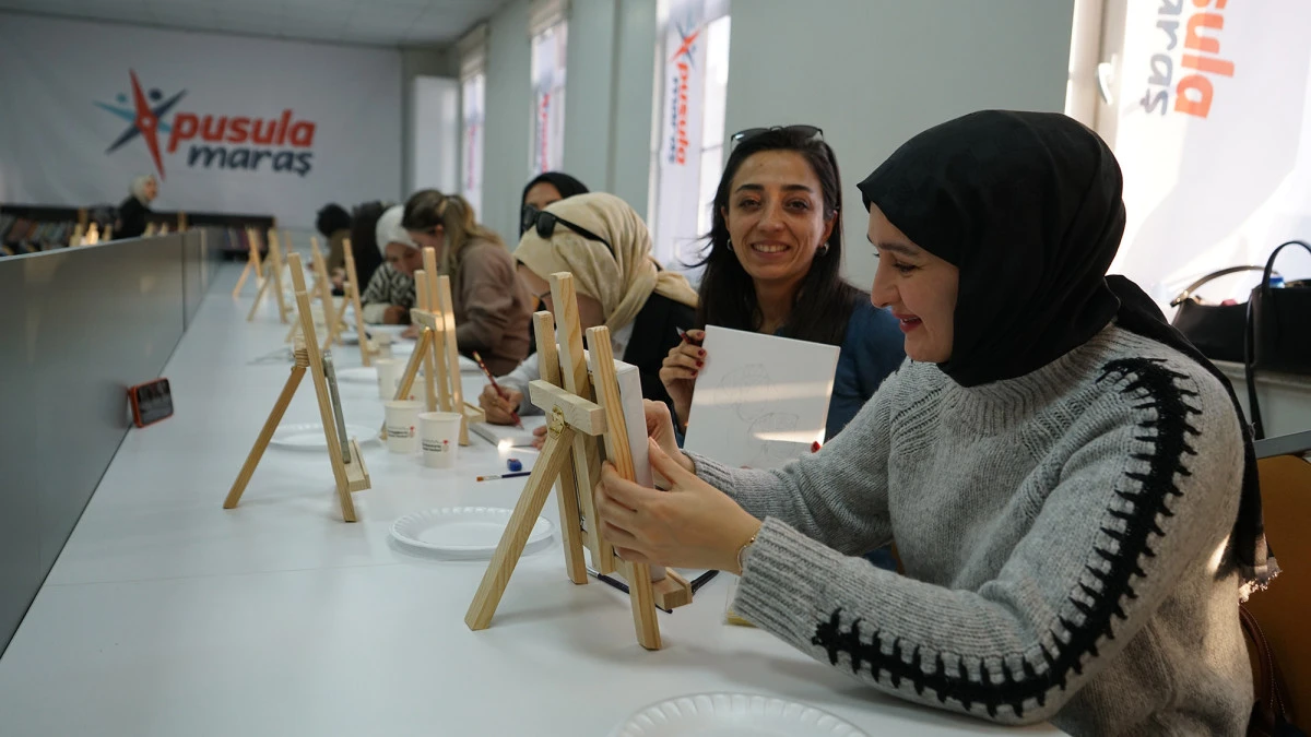 Pusula Maraş&rsquo;tan Gen&ccedil;lere Sanat Dolu At&ouml;lye