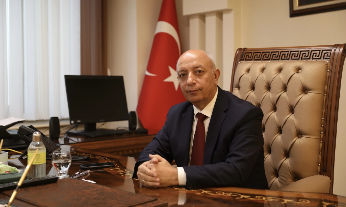 Rekt&ouml;r İsmail Bakan&rsquo;dan Ramazan Bayramı Mesajı: &ldquo;Bayramlar, Değerlerimizi Geleceğe Taşıyan K&ouml;pr&uuml;d&uuml;r&rdquo;