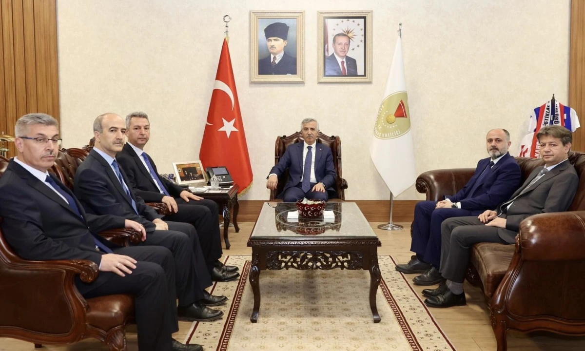 Rekt&ouml;r Okumuş&rsquo;tan Vali &Uuml;nl&uuml;er&rsquo;e Ziyaret